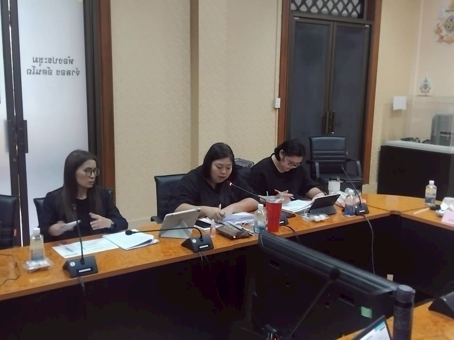 title - การประชุมการรายงานผลระบบติดตามผลการดำเนินงานและผลการเบิกจ่ายงบประมาณ (ALRO Tracking System) และชี้แจงการรายงานผลตัวชี้วัดของโครงการ/กิจกรรมประจำปีงบประมาณ พ.ศ. 2569